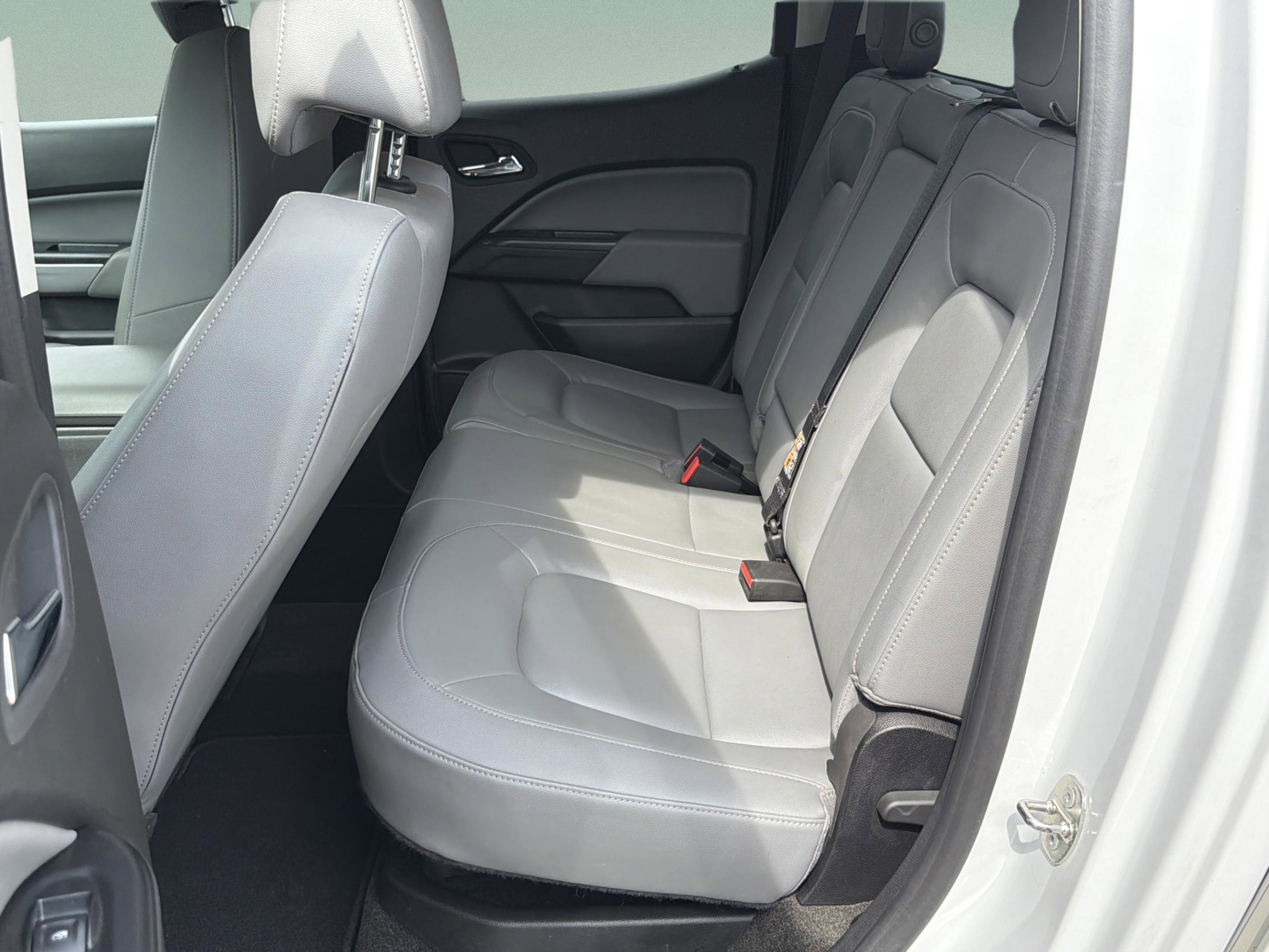 Used 2015 Chevrolet Colorado LT w/ Luxury Package image 31