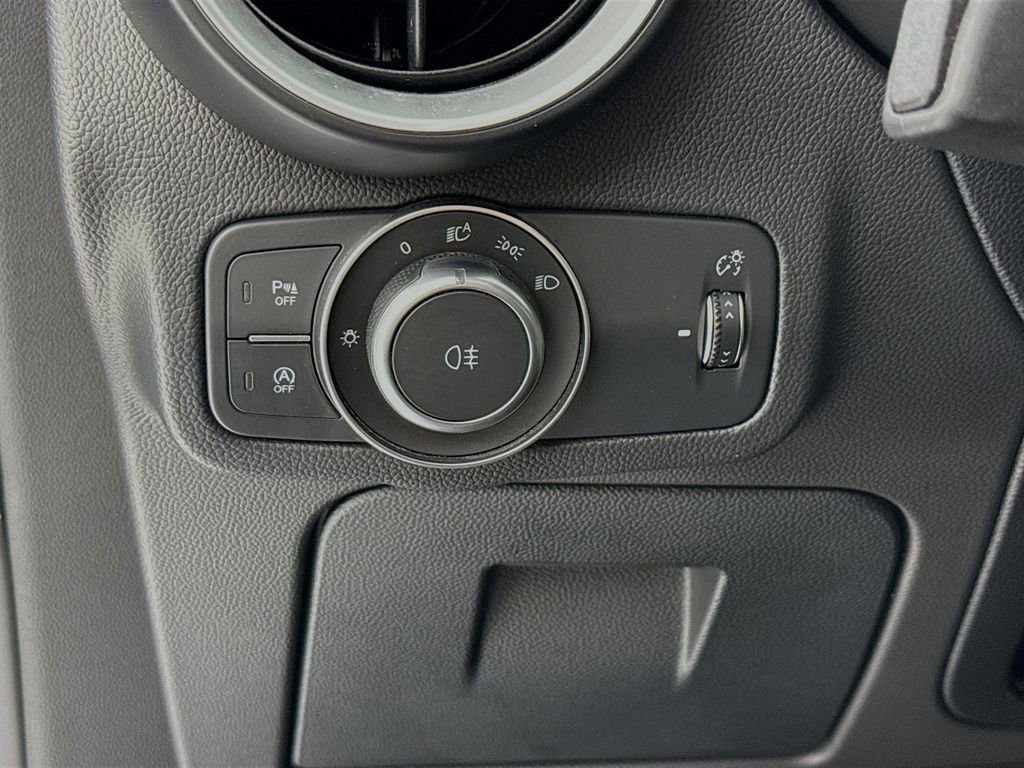 Used 2023 Alfa Romeo Stelvio Veloce image 15