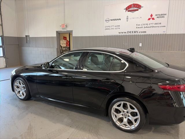 Used 2018 Alfa Romeo Giulia Ti AWD/4WD image 7