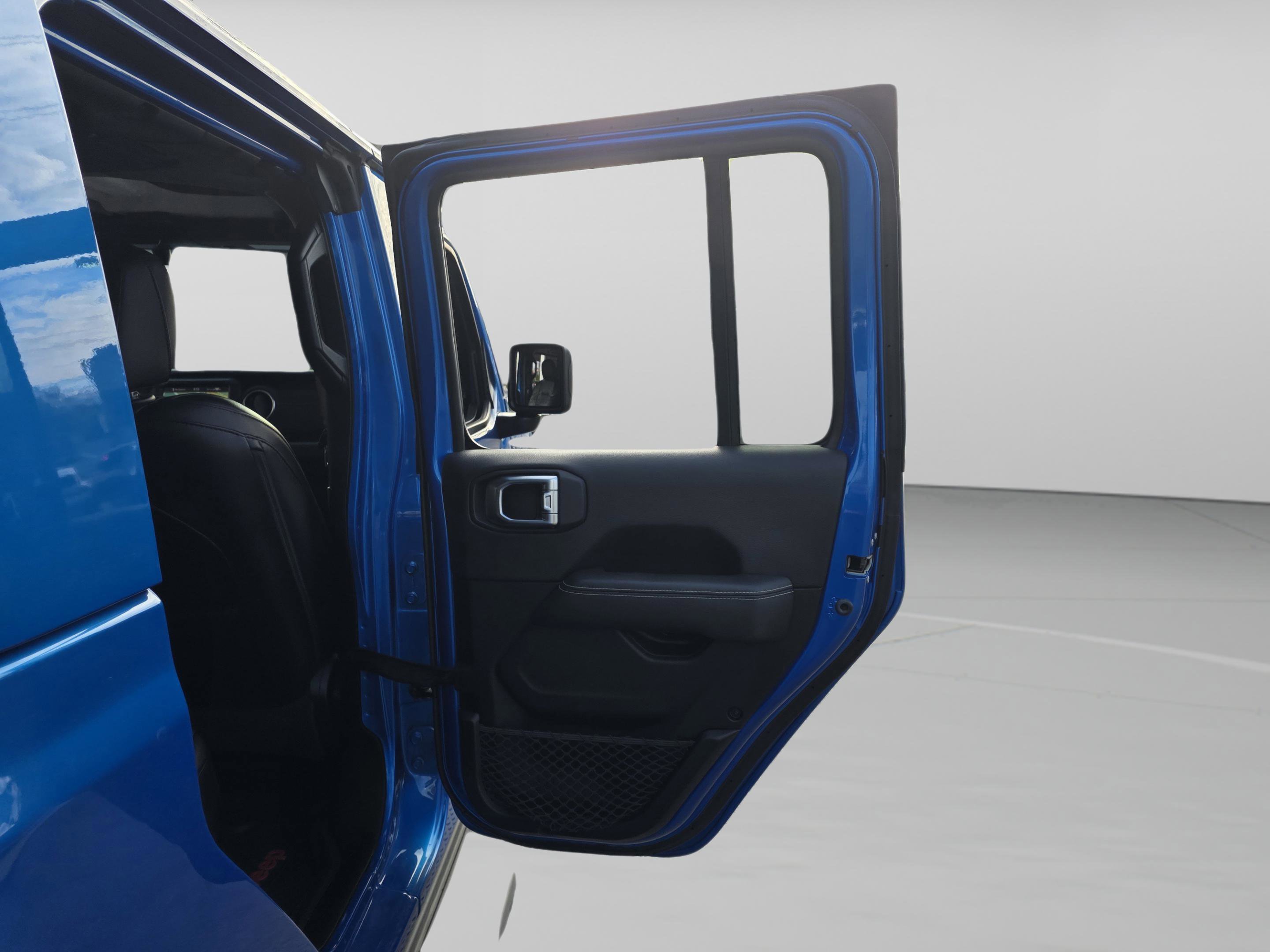 Used 2020 Jeep Gladiator Overland image 24