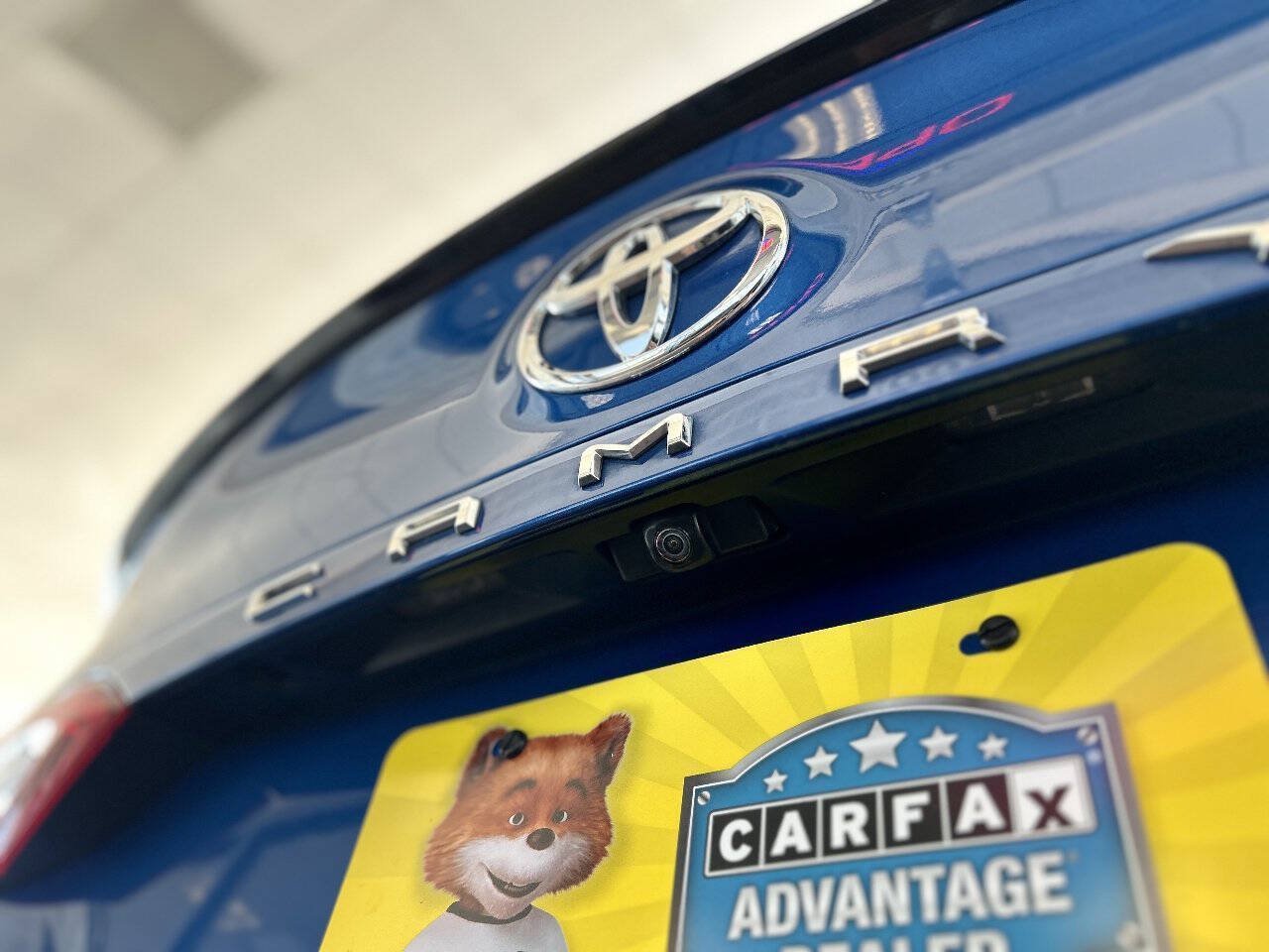 Used 2019 Toyota Camry XSE w/ Navigation Package FWD image 18