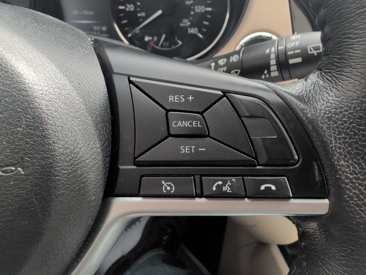 Used 2017 Nissan Rogue SV image 17