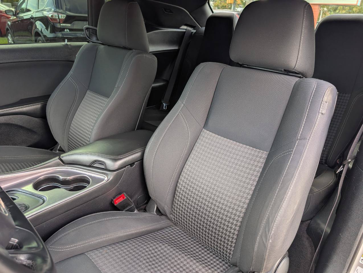Used 2016 Dodge Challenger SXT RWD image 17