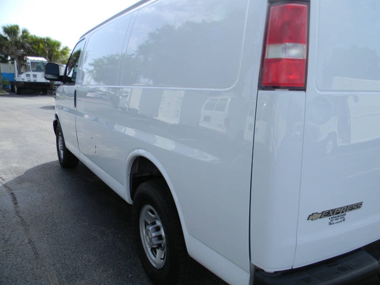 Used 2021 Chevrolet Express 2500 RWD image 12