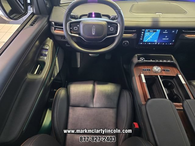 New 2026 Lincoln Navigator L Black Label AWD/4WD image 10