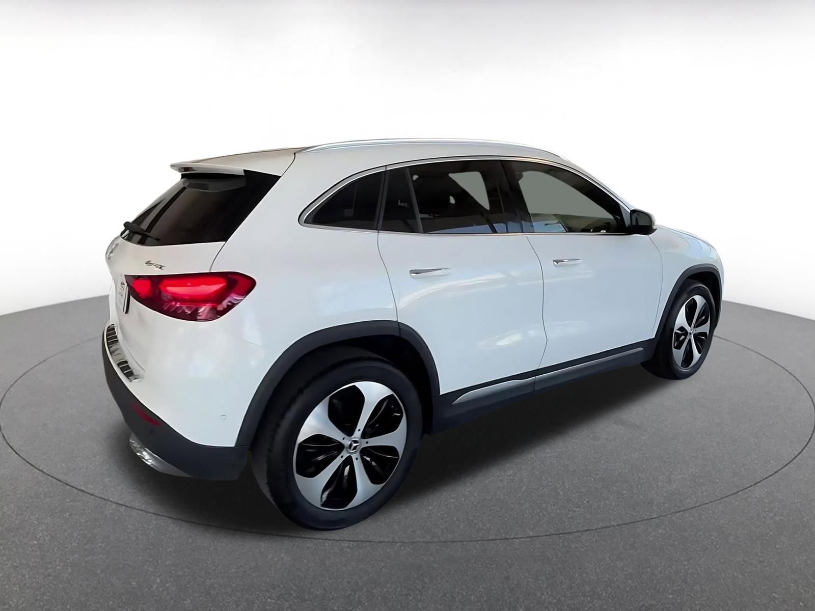 Used 2025 Mercedes-Benz GLA 250 4MATIC image 15