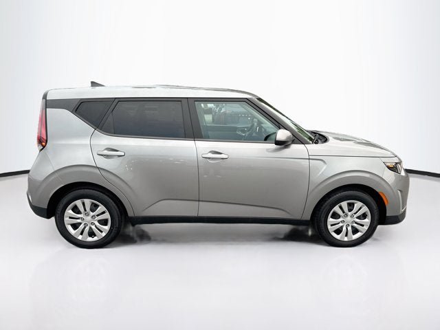 Certified 2023 Kia Soul LX FWD image 4