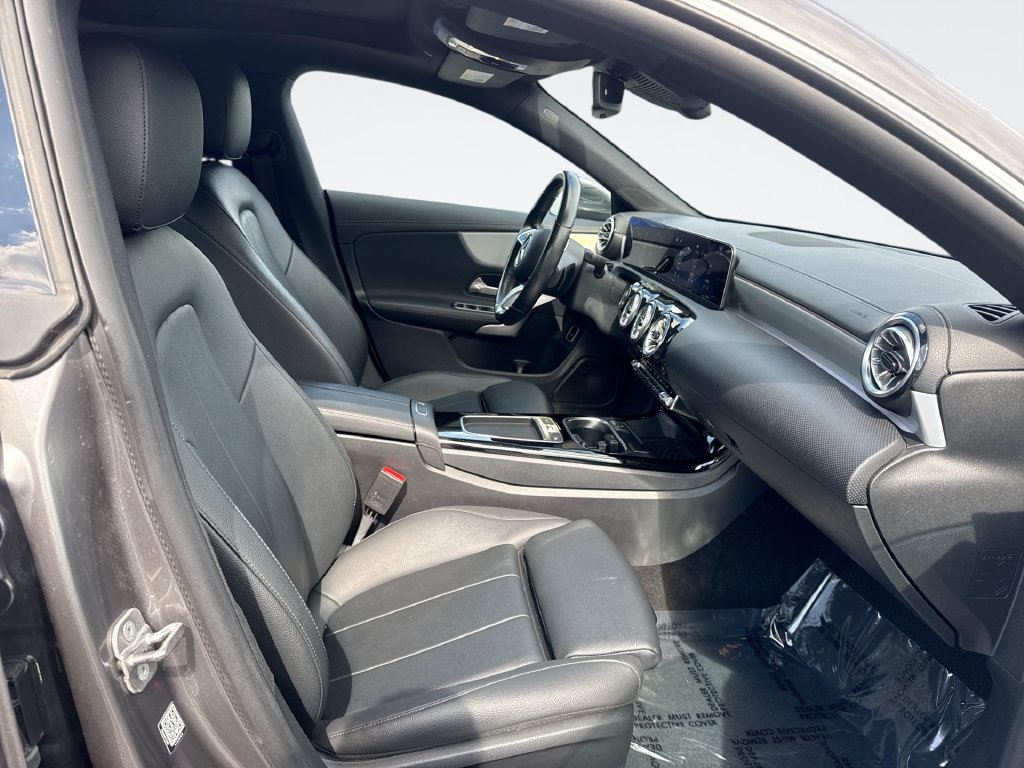 Used 2025 Mercedes-Benz CLA 250 4MATIC image 26