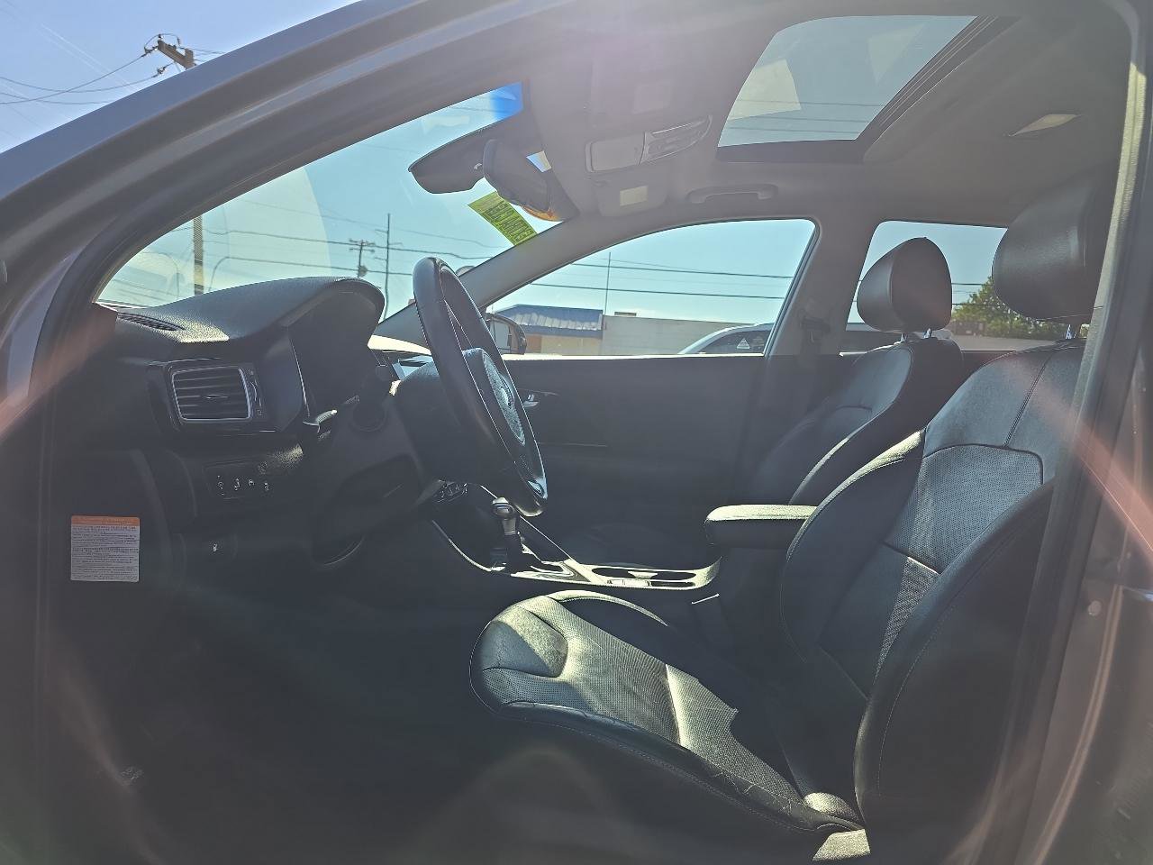 Used 2018 Kia Niro EX w/ EX Premium Package FWD image 9