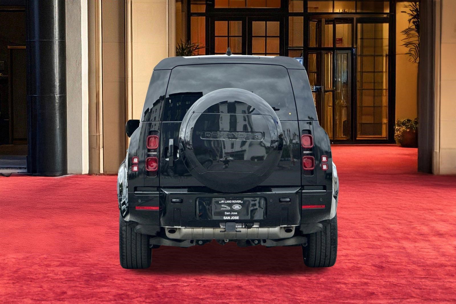 Certified 2025 Land Rover Defender 130 X-Dynamic SE AWD/4WD image 9