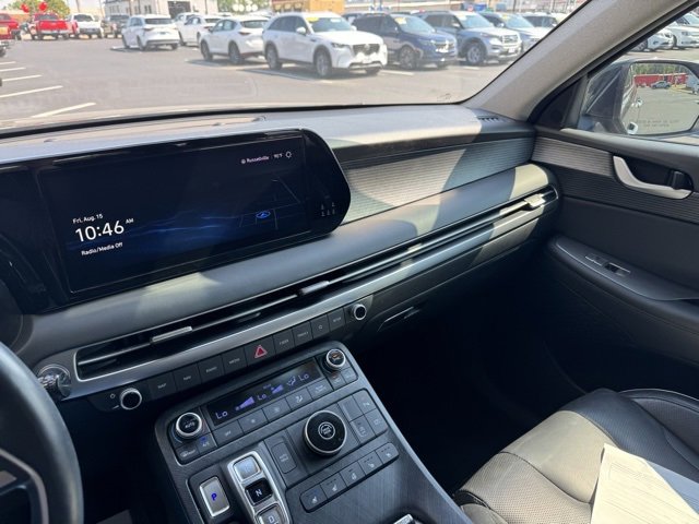 Used 2023 Hyundai Palisade Limited image 16