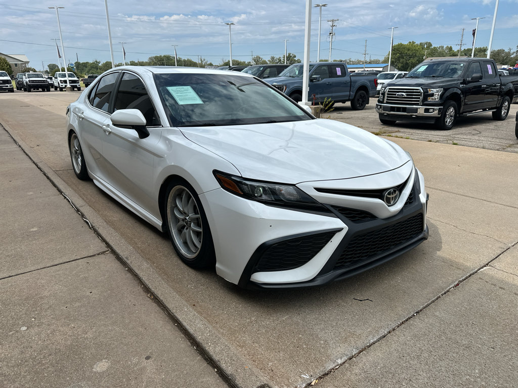 Used 2021 Toyota Camry SE AWD/4WD image 8