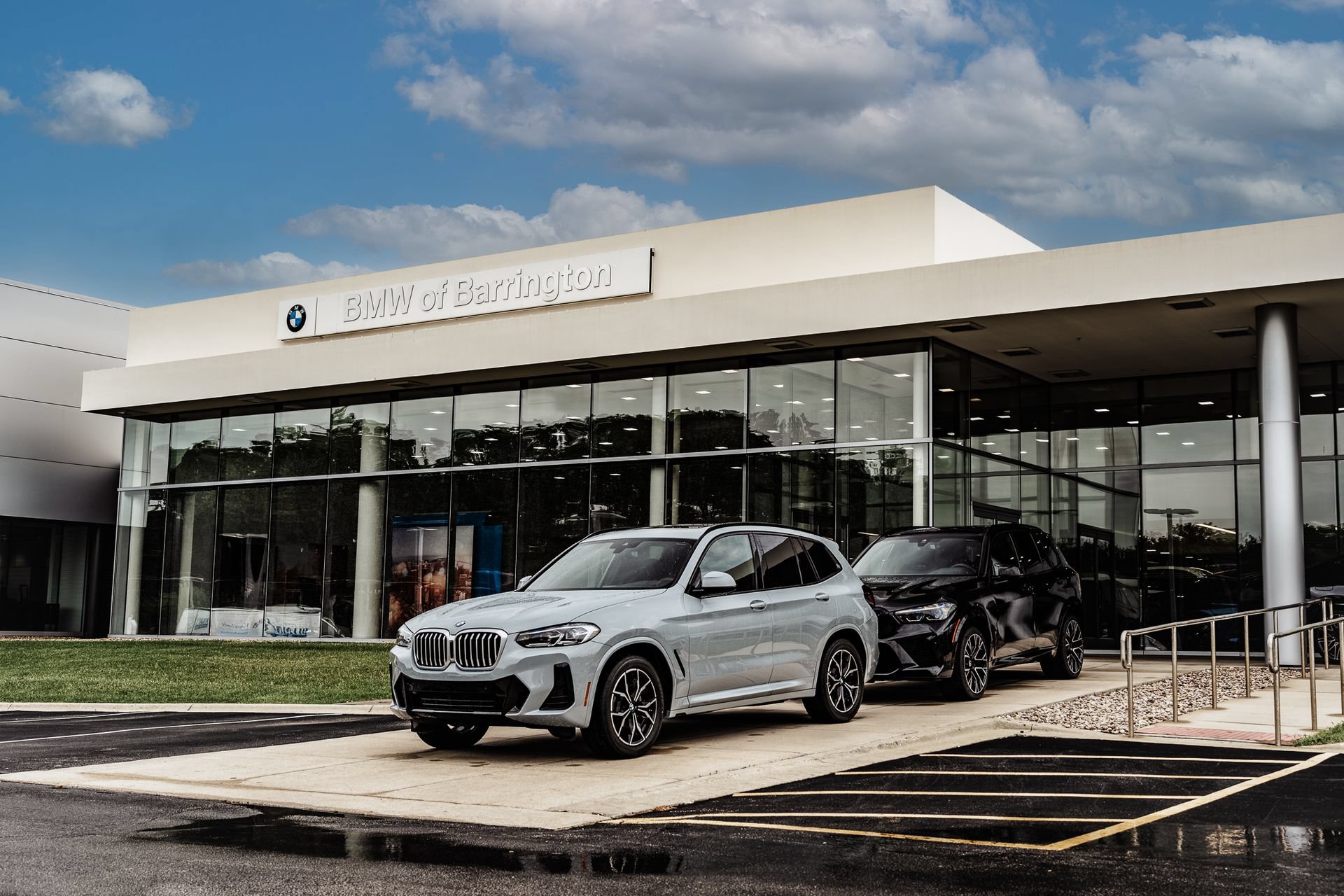 Used 2025 BMW X4 M40i w/ Premium Package AWD/4WD image 3