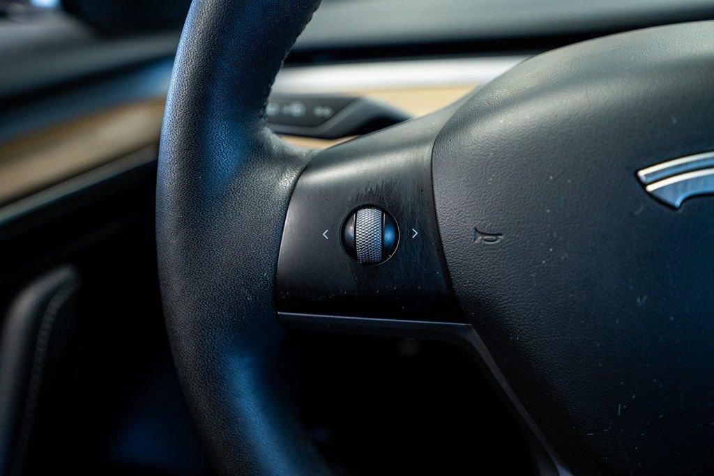 Used 2023 Tesla Model 3 Standard Range image 36