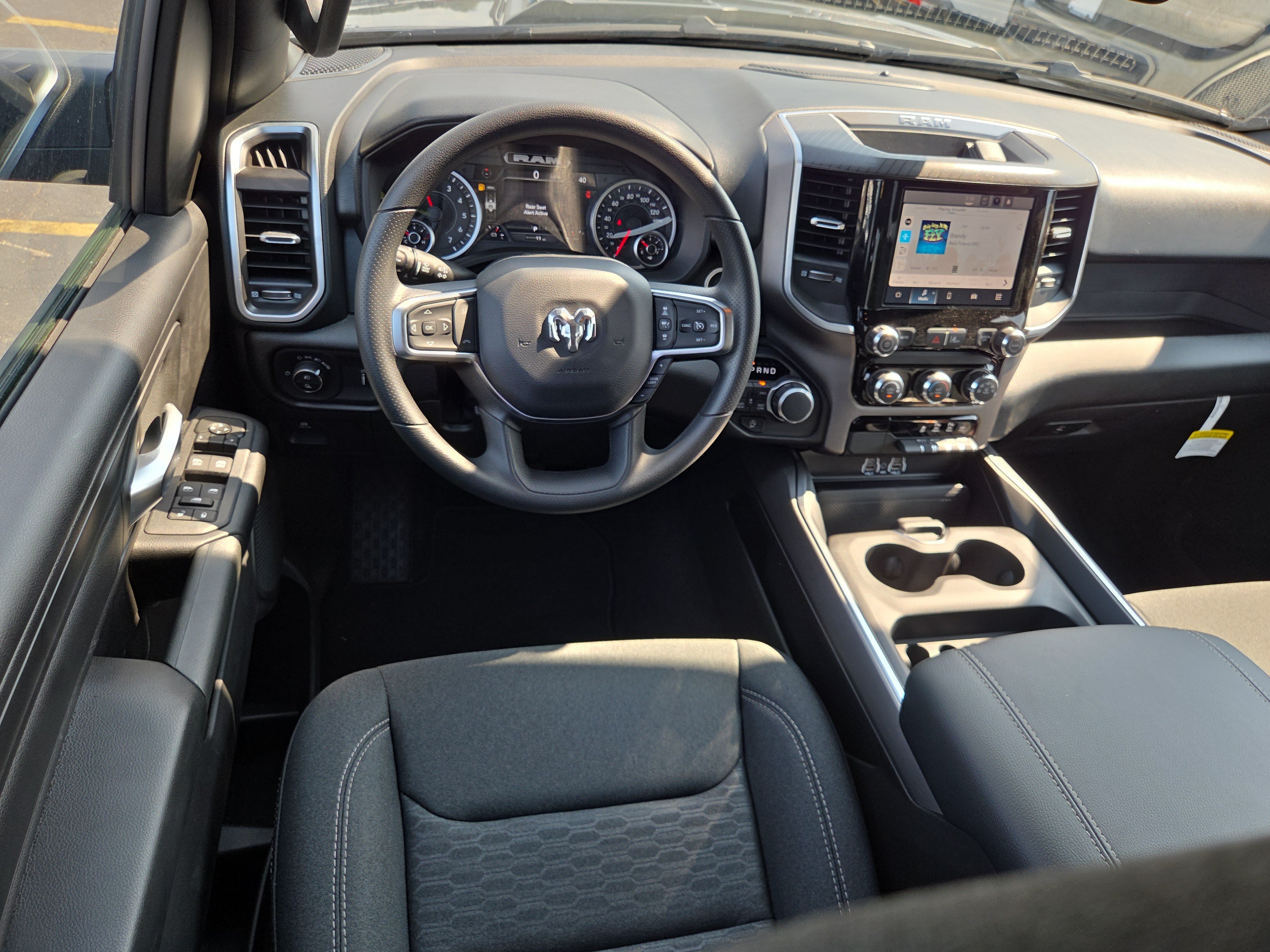 New 2026 RAM 1500 Express AWD/4WD image 7
