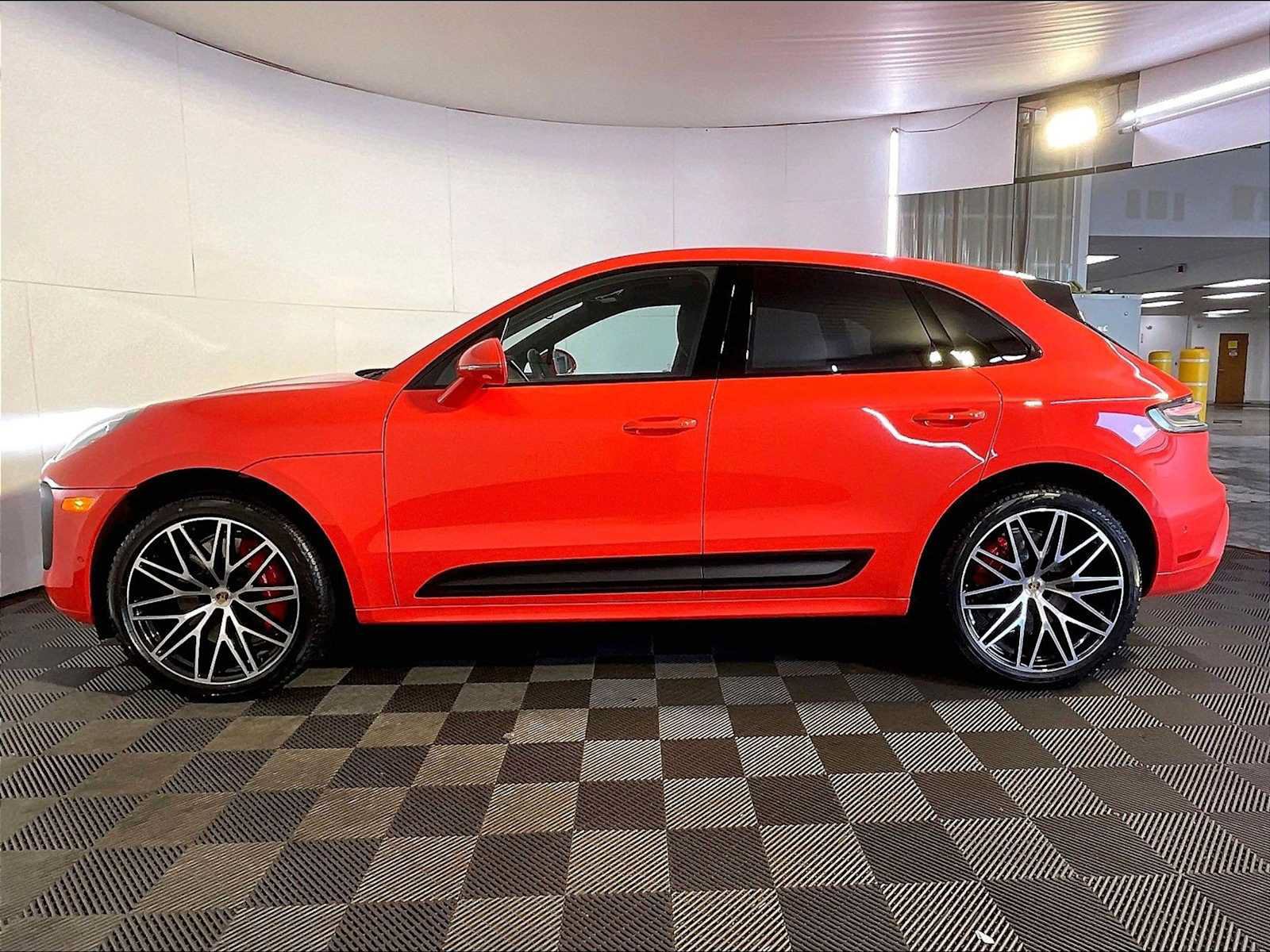 Certified 2026 Porsche Macan GTS AWD/4WD image 2