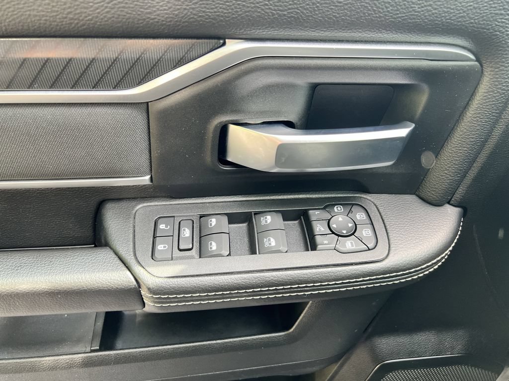 Certified 2025 RAM 2500 Big Horn AWD/4WD image 14