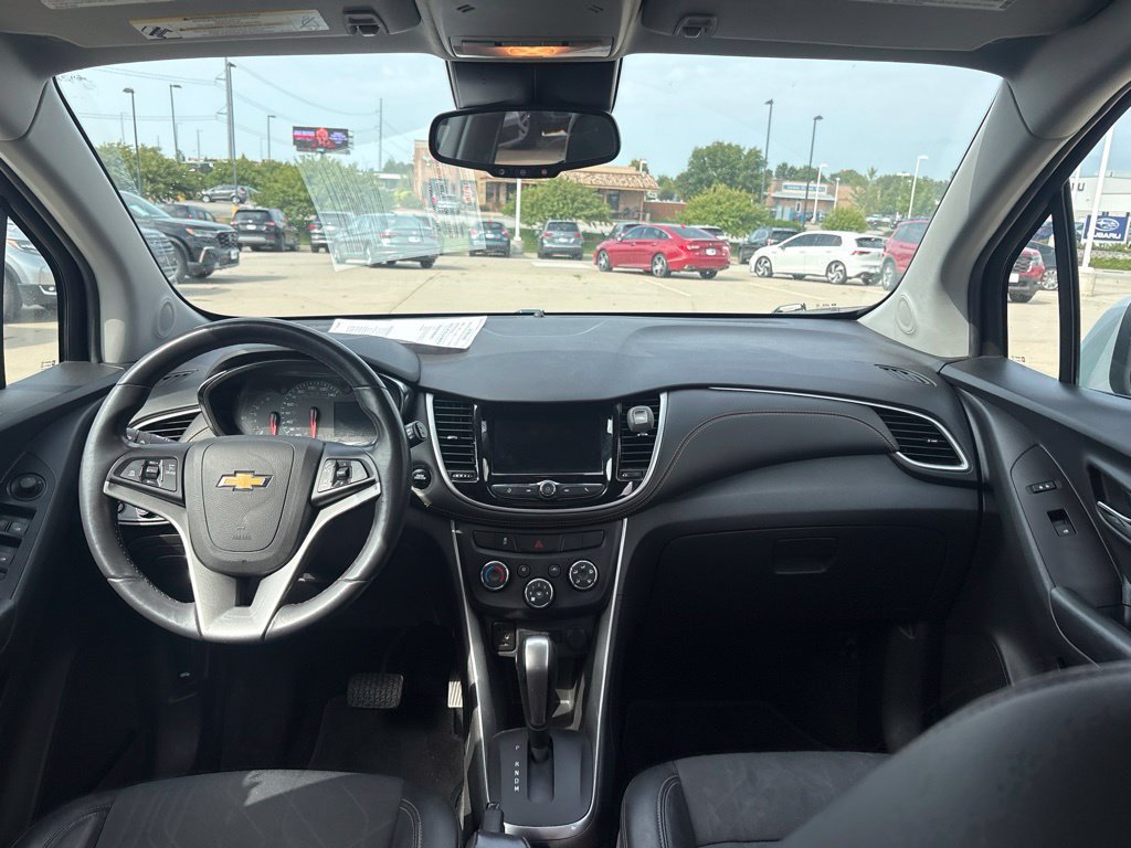 Used 2022 Chevrolet Trax LT w/ LT Convenience Package AWD/4WD image 30