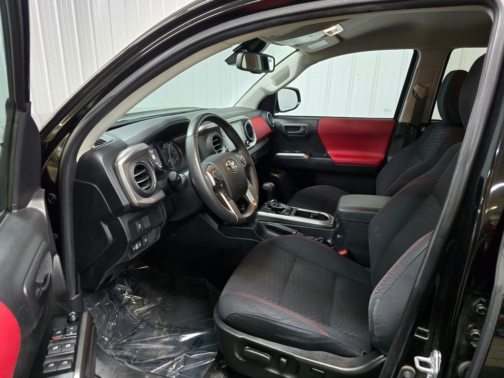 Used 2023 Toyota Tacoma SR5 AWD/4WD image 15