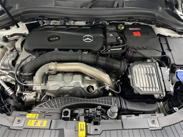 Used 2025 Mercedes-Benz GLA 250 4MATIC image 11