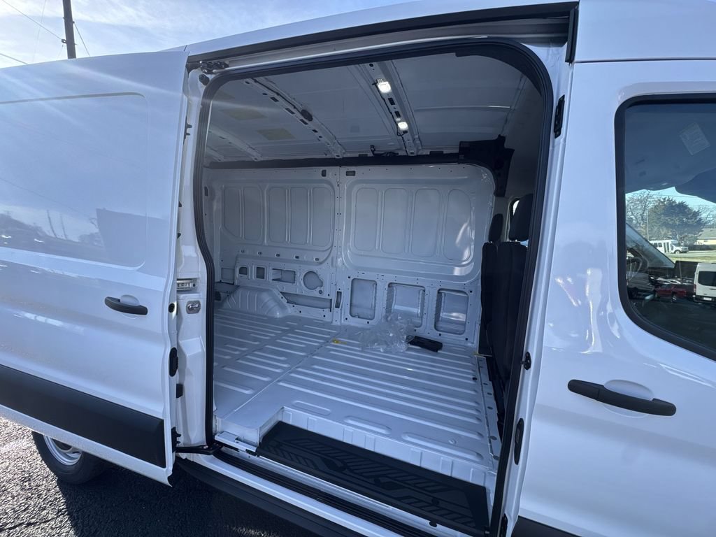New 2026 Ford Transit 250 148 Medium Roof RWD image 27