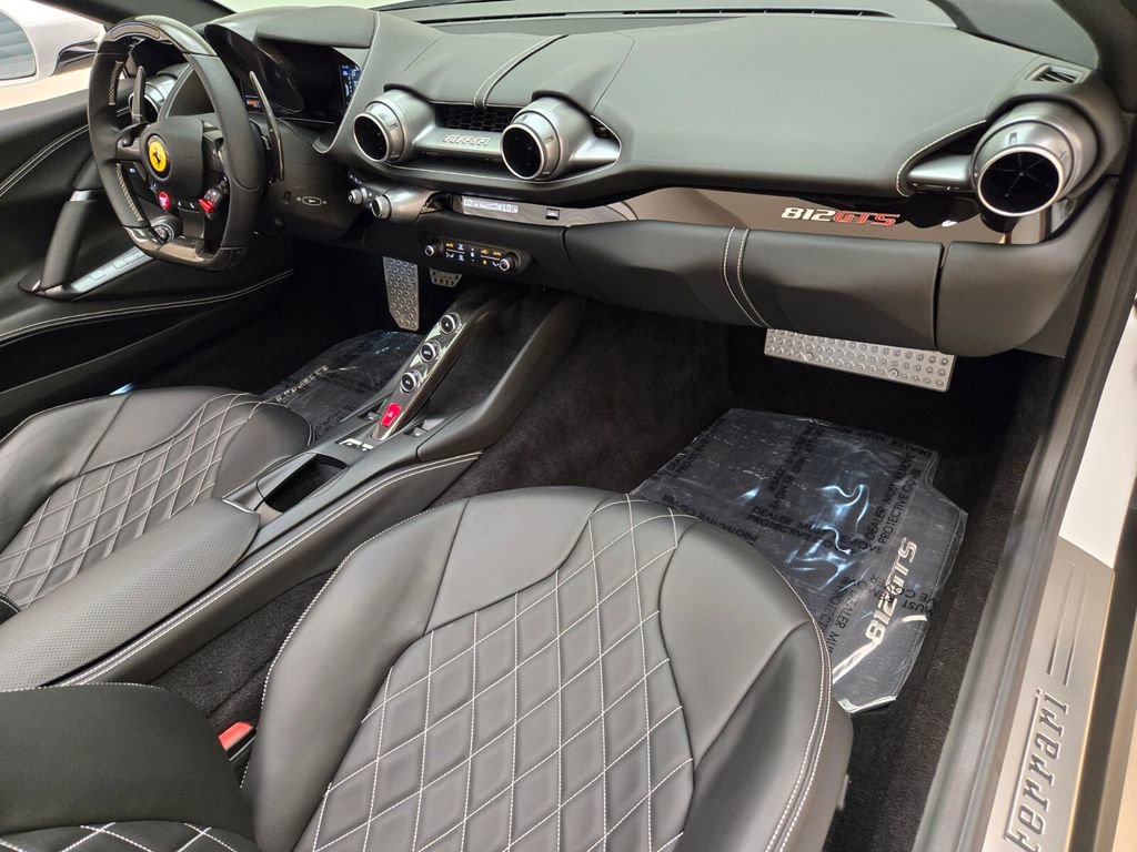 Used 2022 Ferrari 812 GTS image 25