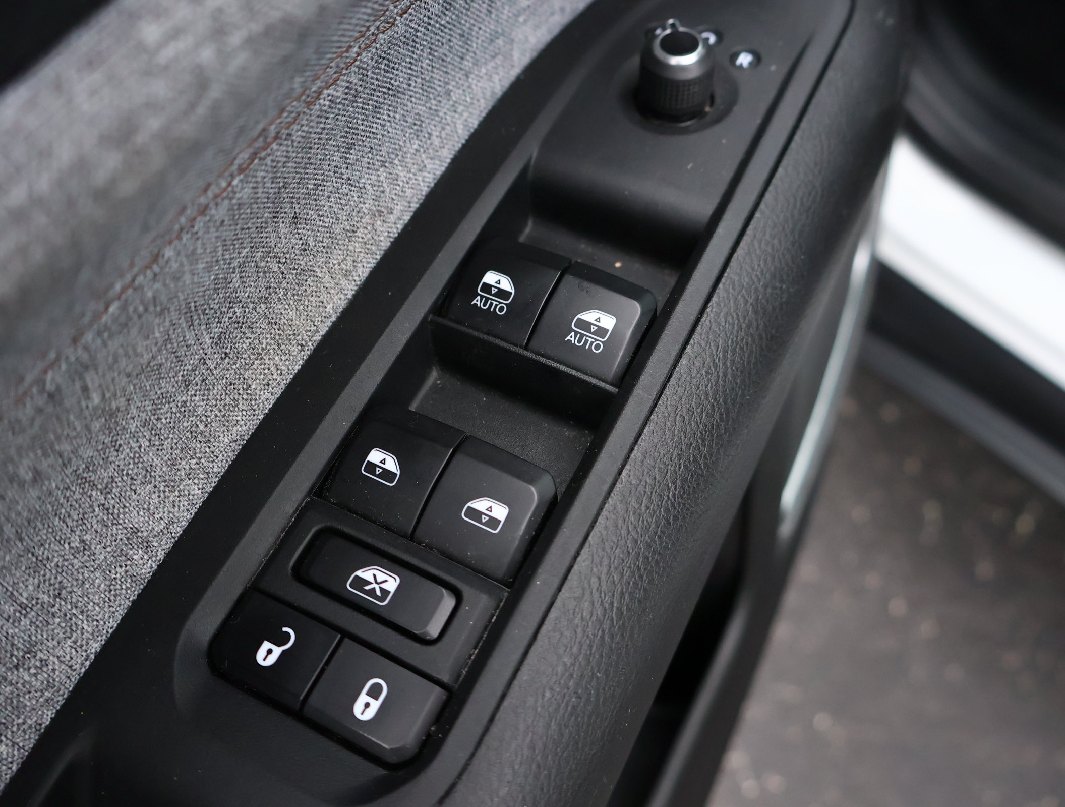 Used 2023 Jeep Compass Latitude AWD/4WD image 8
