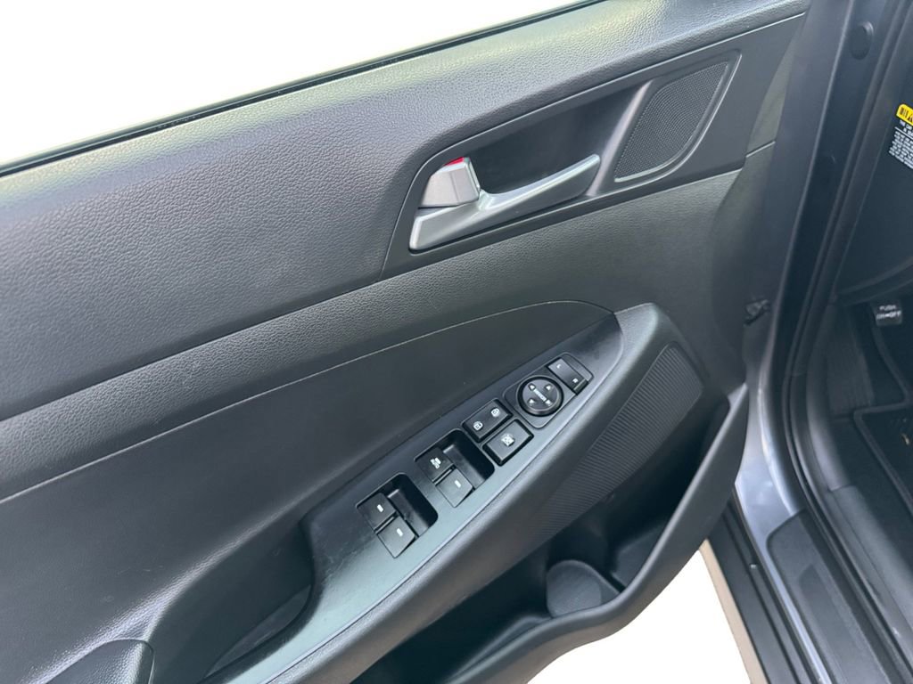 Used 2017 Hyundai Tucson Sport image 19