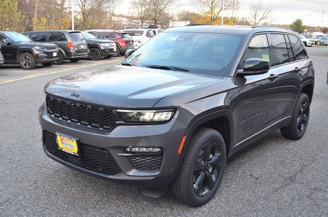 New 2025 Jeep Grand Cherokee Limited w/ Luxury Tech Group II image 4