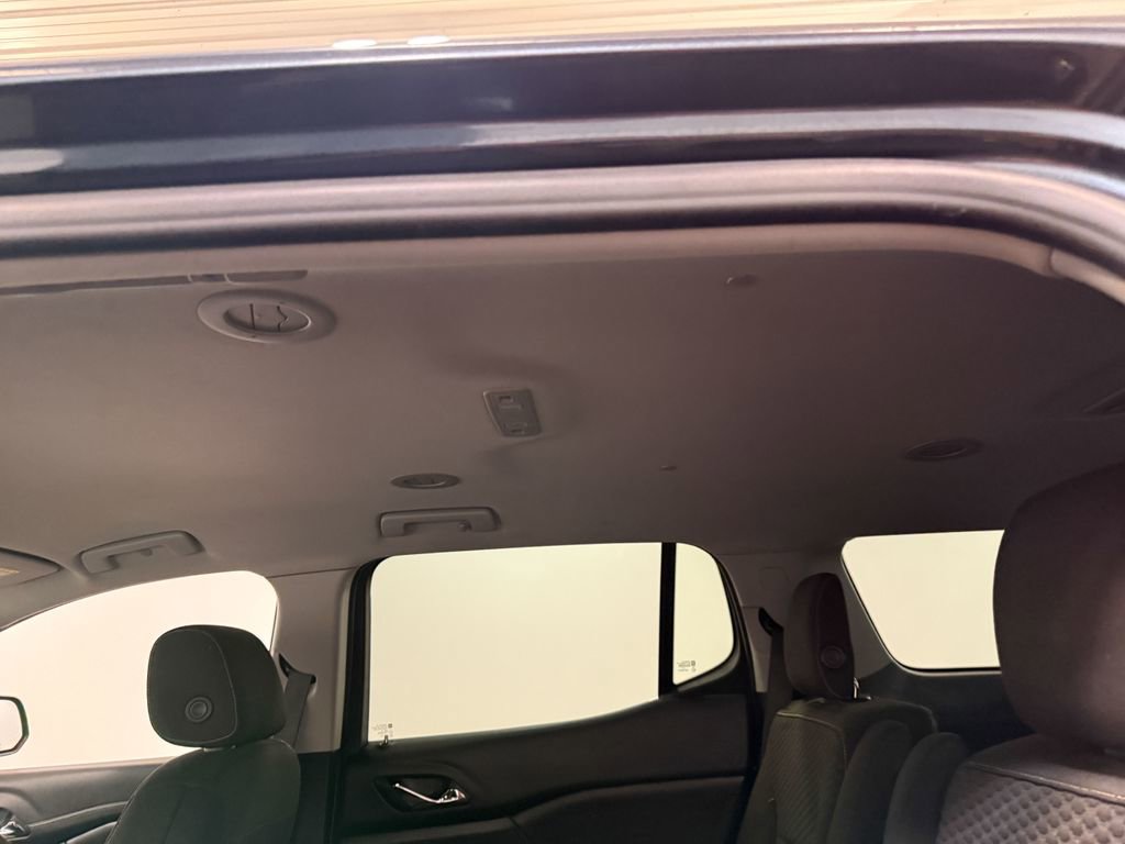 Used 2019 GMC Acadia SLE image 51