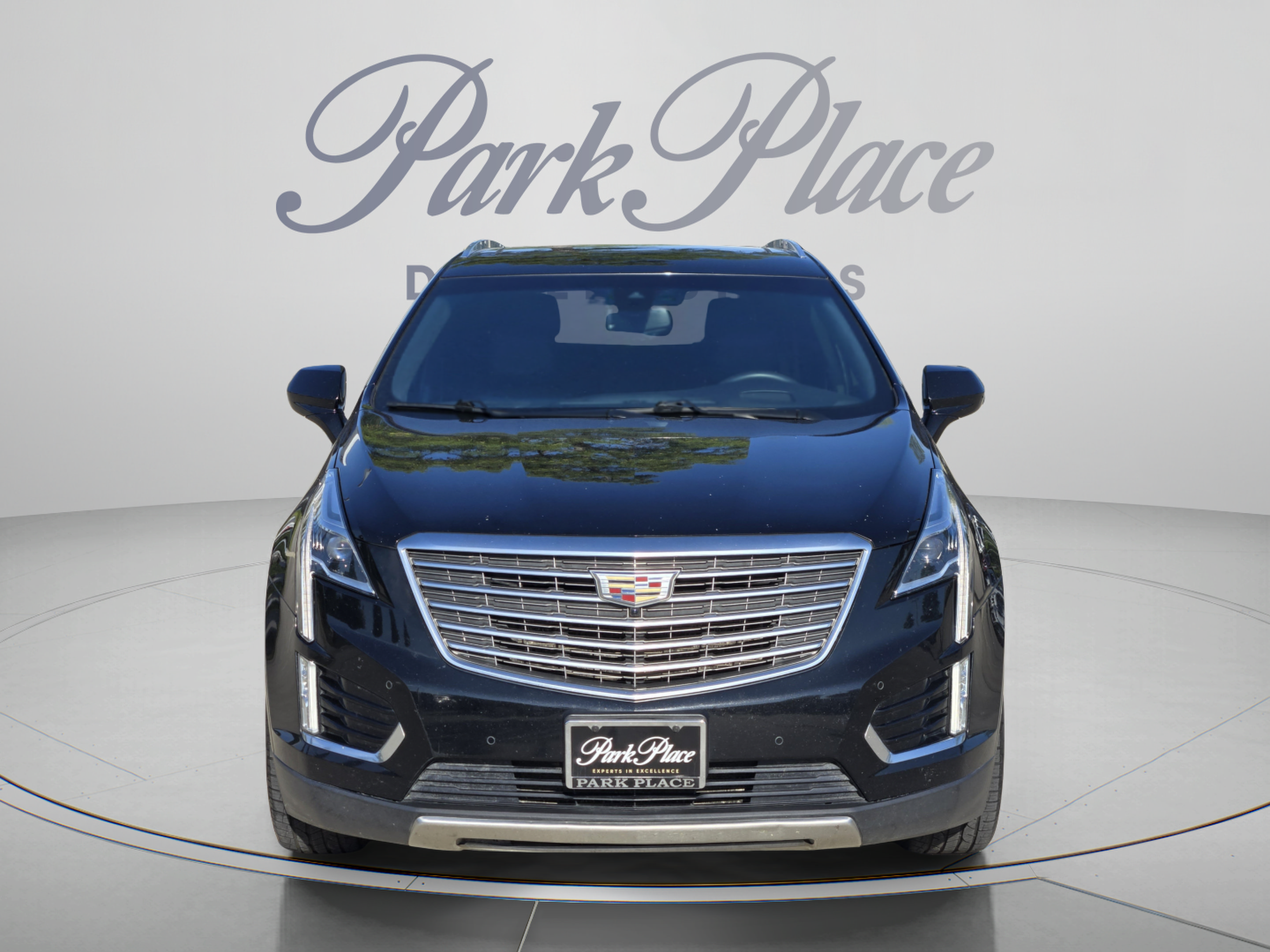 Used 2017 Cadillac XT5 Platinum AWD/4WD image 8