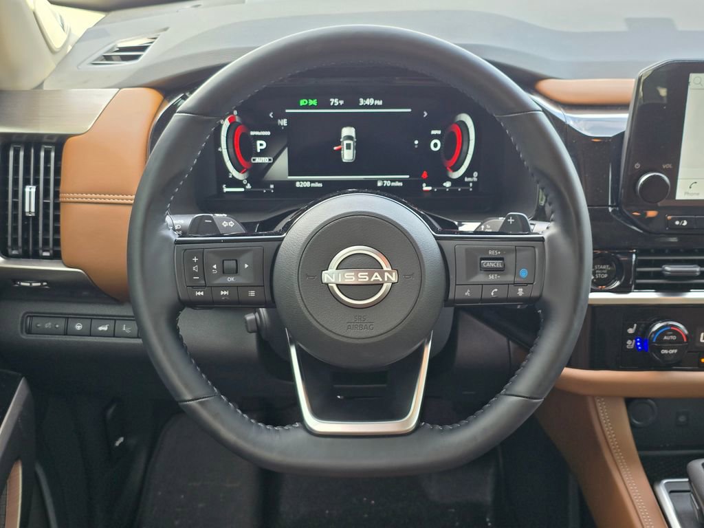 Used 2025 Nissan Pathfinder Platinum AWD/4WD image 7