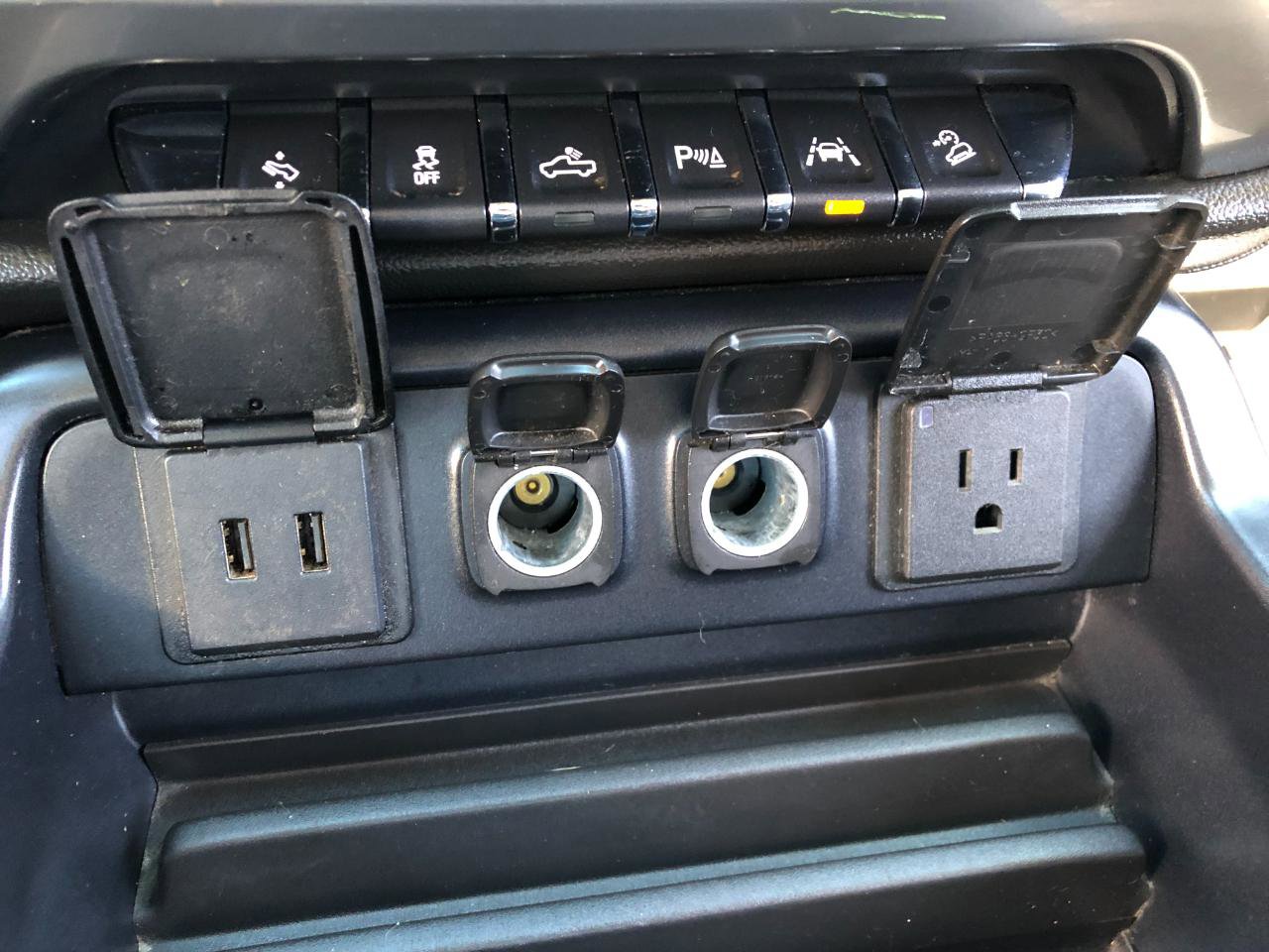 Used 2016 Chevrolet Silverado 1500 LTZ image 28