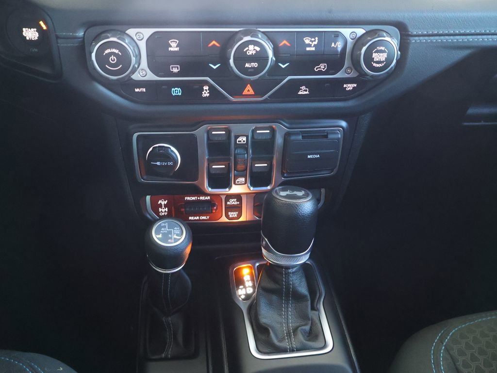 Used 2024 Jeep Wrangler Unlimited Rubicon 4xe AWD/4WD image 19