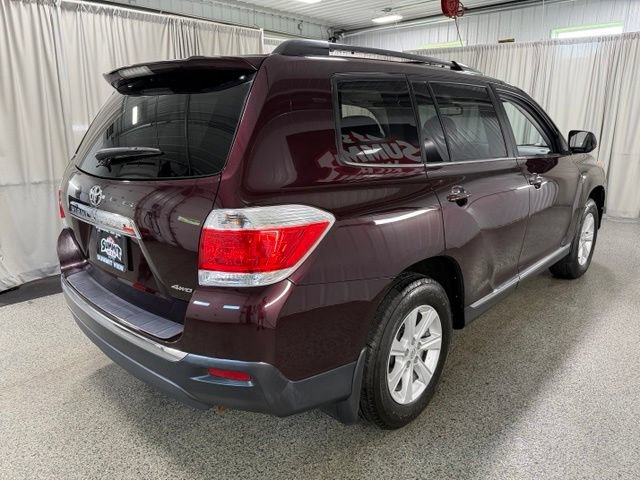 Used 2011 Toyota Highlander SE w/ Tow Pkg AWD/4WD image 4