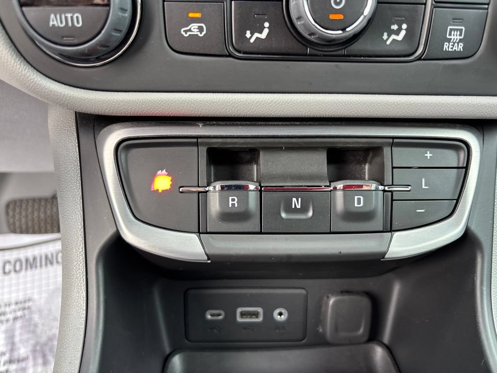Used 2023 GMC Terrain SLE w/ Driver Convenience Package AWD/4WD image 29