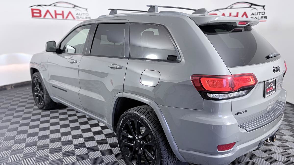 Used 2019 Jeep Grand Cherokee Altitude AWD/4WD image 5