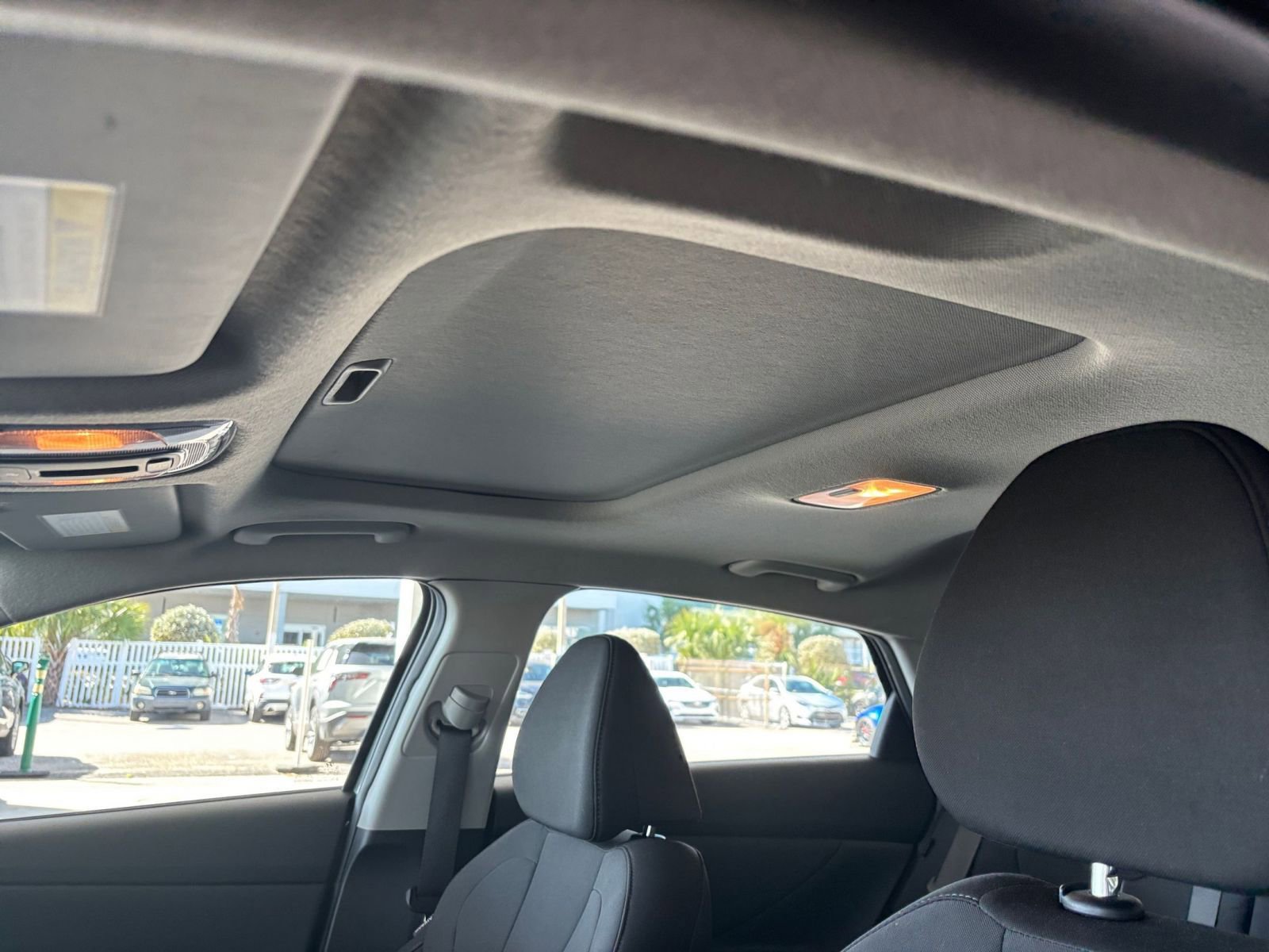 Used 2025 Hyundai Elantra SEL image 32