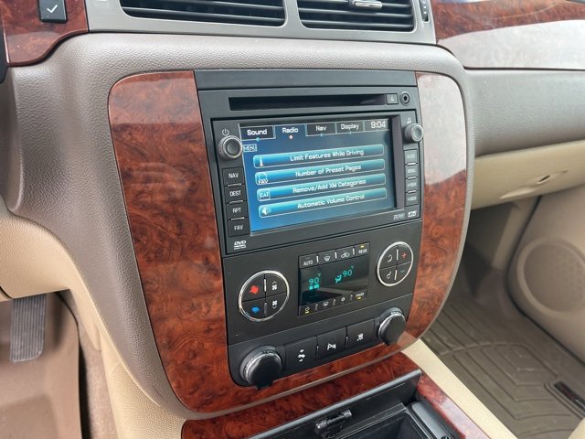 Used 2009 Chevrolet Suburban LTZ image 25