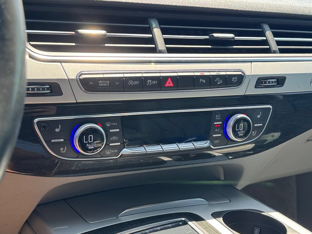 Used 2019 Audi Q7 2.0T Premium Plus w/ Premium Plus Package AWD/4WD image 12