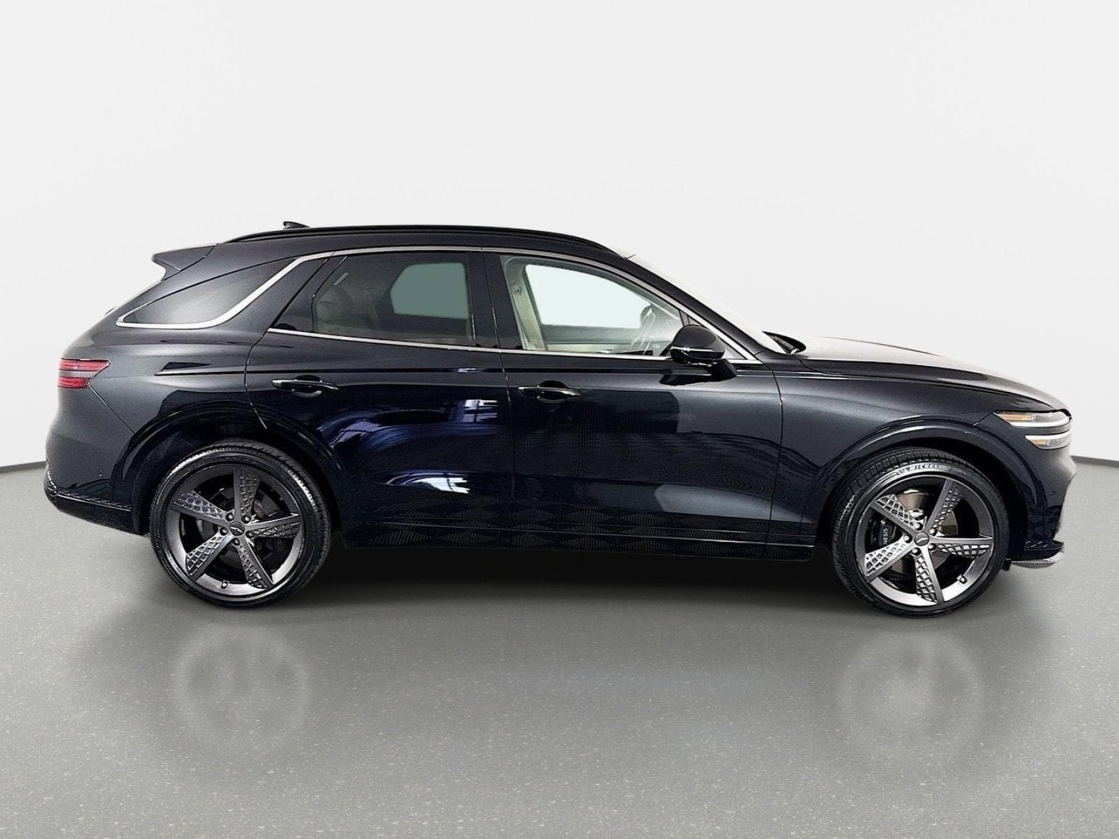 Certified 2023 Genesis GV70 3.5T Sport w/ Sport Prestige Package AWD/4WD image 4