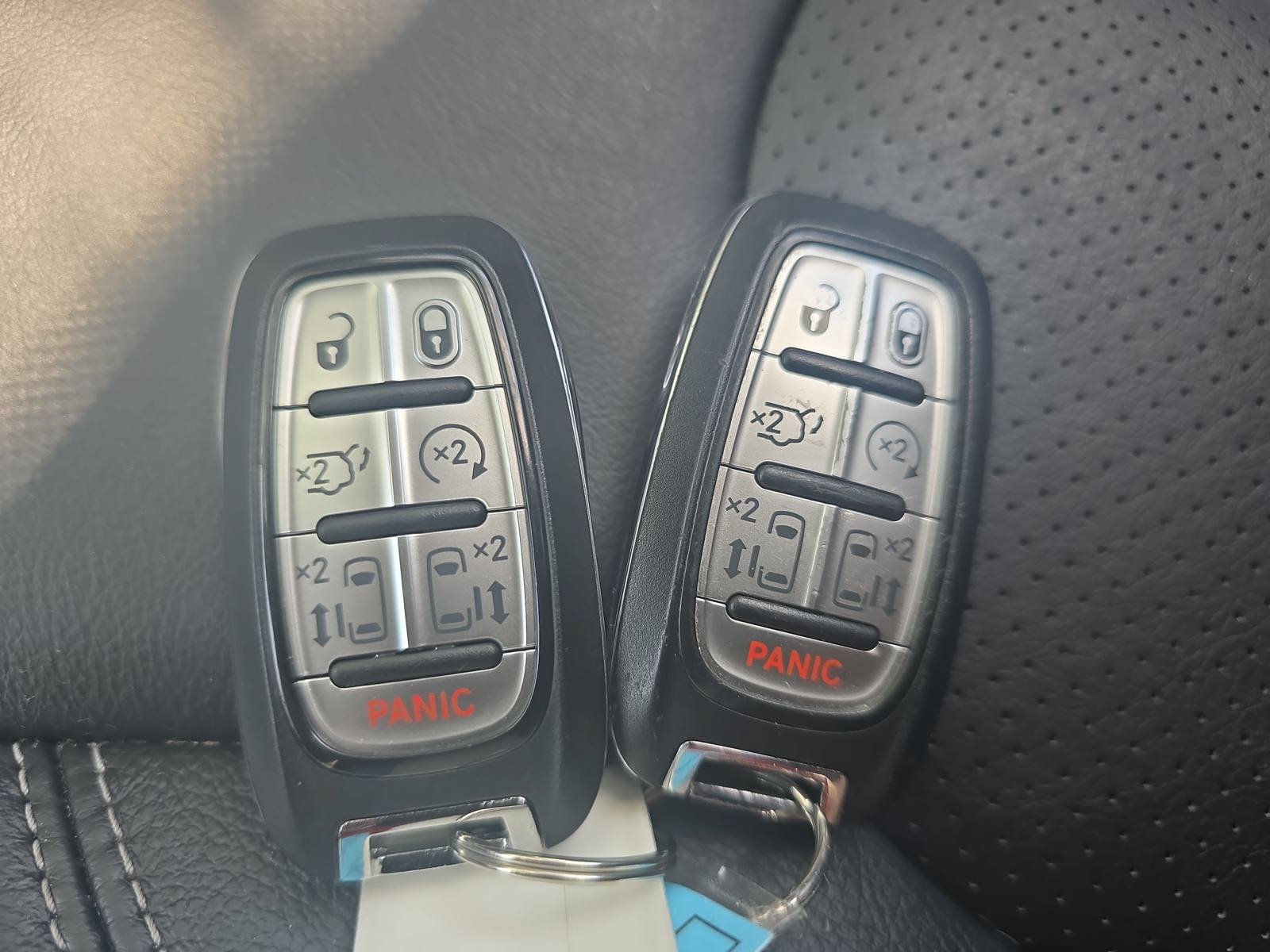 Used 2022 Chrysler Pacifica Touring-L FWD image 37