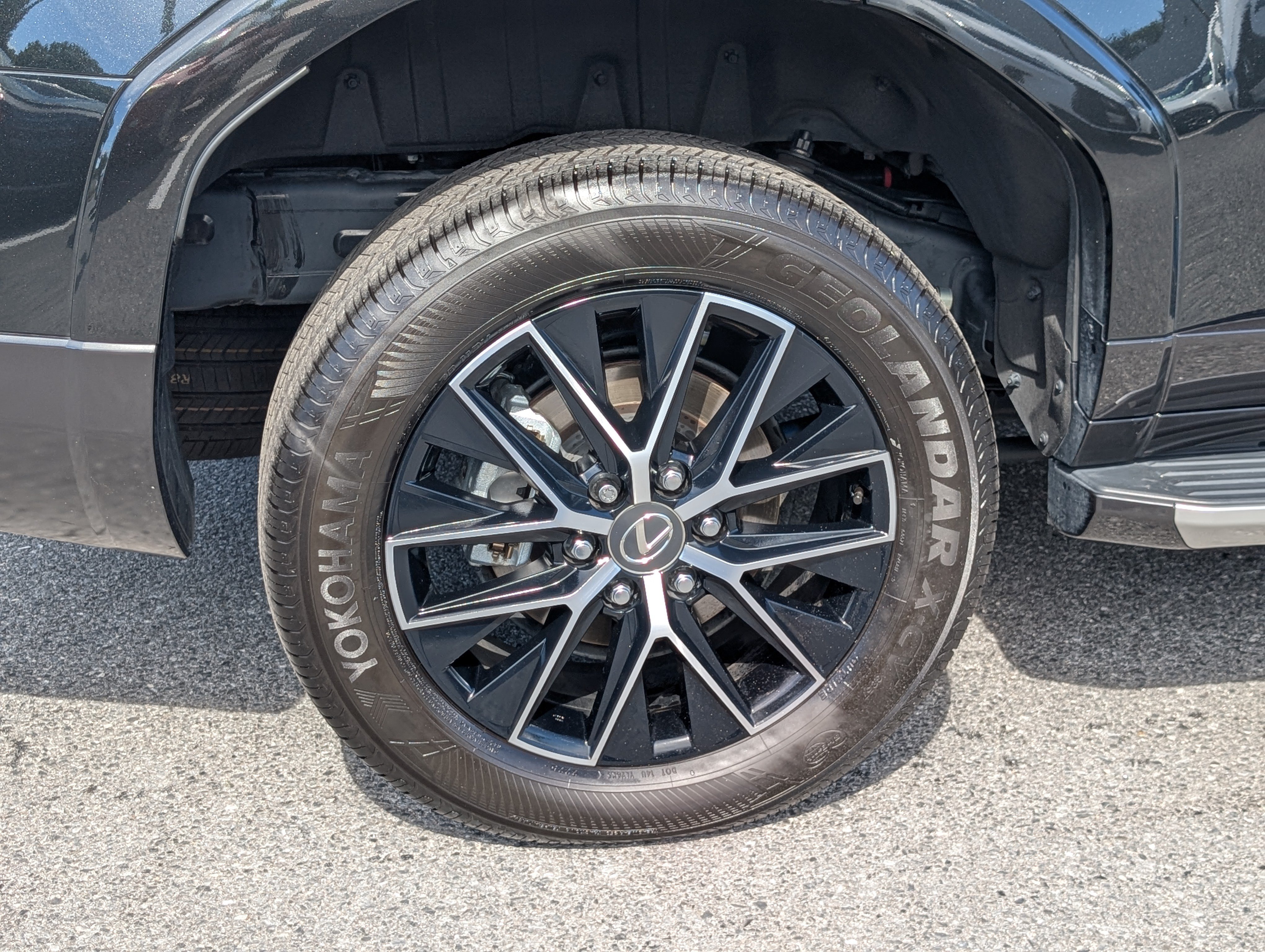 Certified 2025 Lexus GX 550 w/ Accessory Package (2T) AWD/4WD image 10