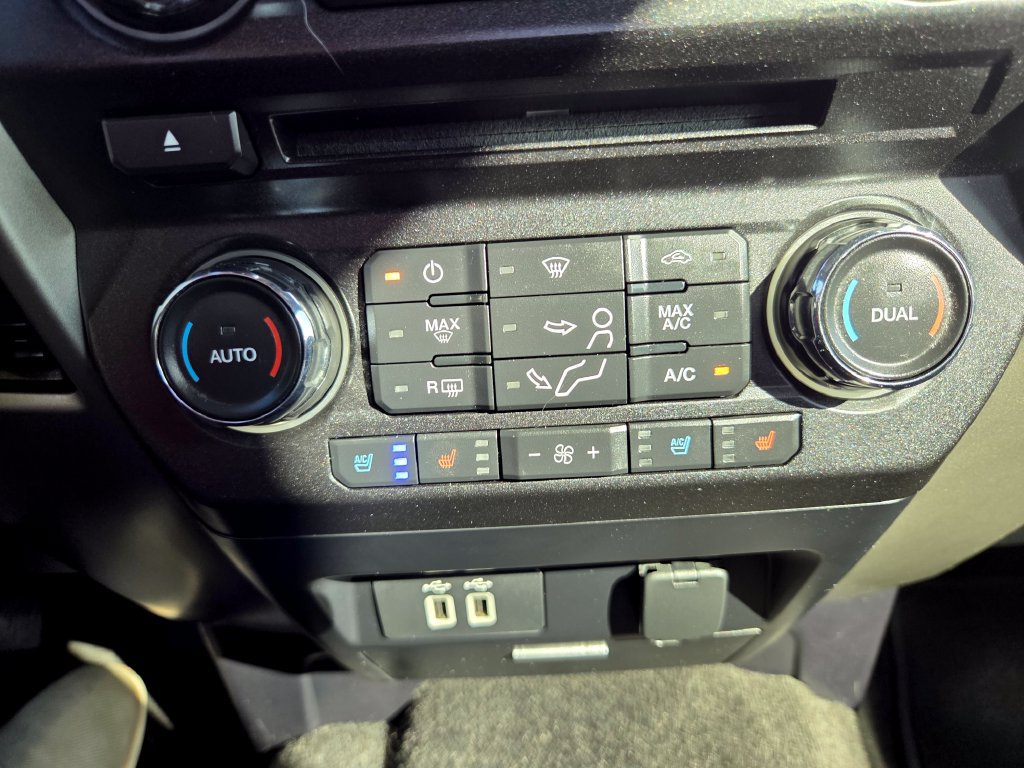 Used 2017 Ford F350 Lariat w/ Chrome Package AWD/4WD image 19