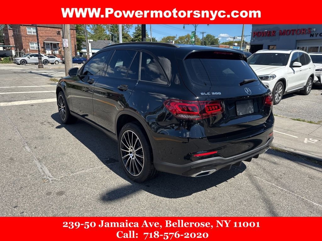 Used 2022 Mercedes-Benz GLC 300 4MATIC w/ AMG Line image 3