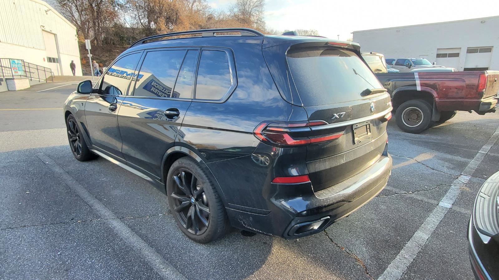 Used 2024 BMW X7 xDrive40i w/ M Sport Package image 9