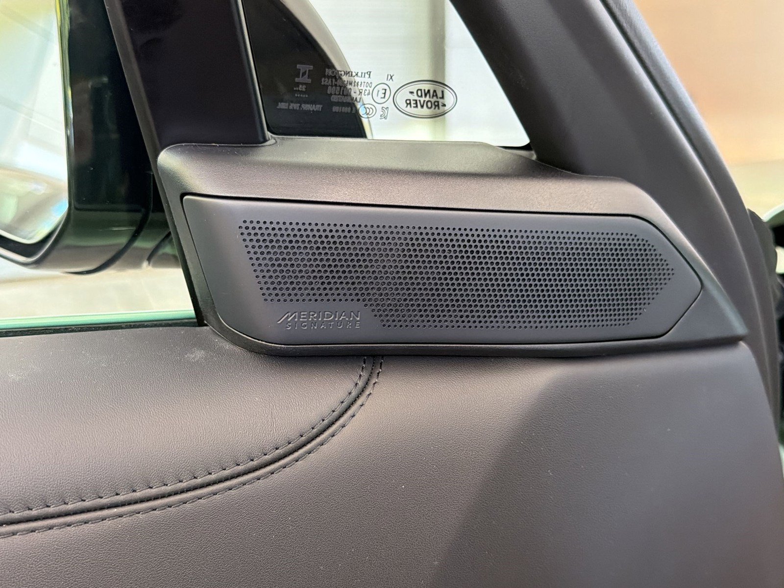 New 2026 Land Rover Range Rover SV AWD/4WD image 21