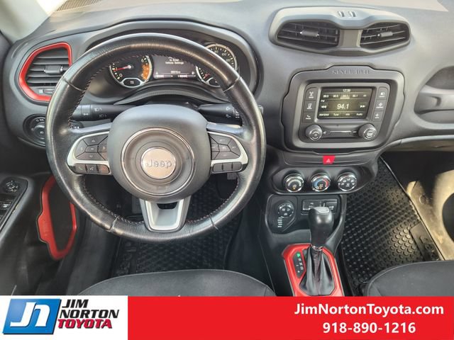 Used 2016 Jeep Renegade Trailhawk AWD/4WD image 28