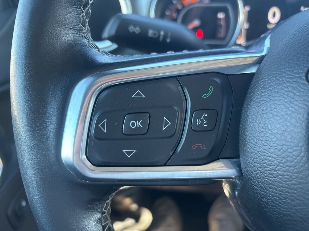 Used 2022 Jeep Wrangler Unlimited Sahara w/ LED Lighting Group AWD/4WD image 18