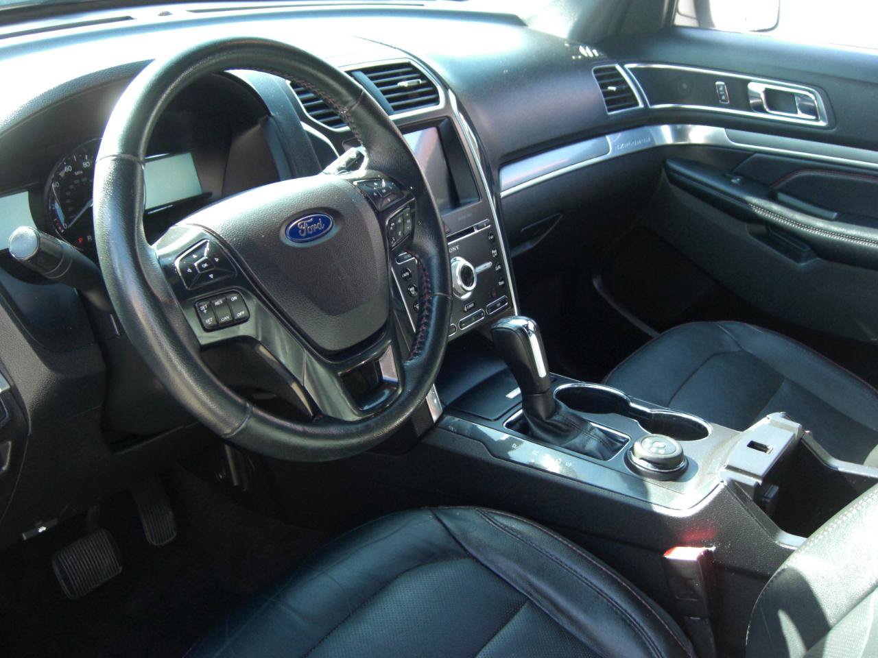 Used 2018 Ford Explorer Sport AWD/4WD image 8